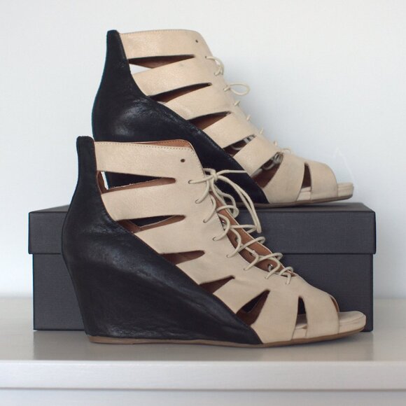 Gentle Souls by Kenneth Cole Wedge Leather Sandals - Size 8 - Picture 3 of 8